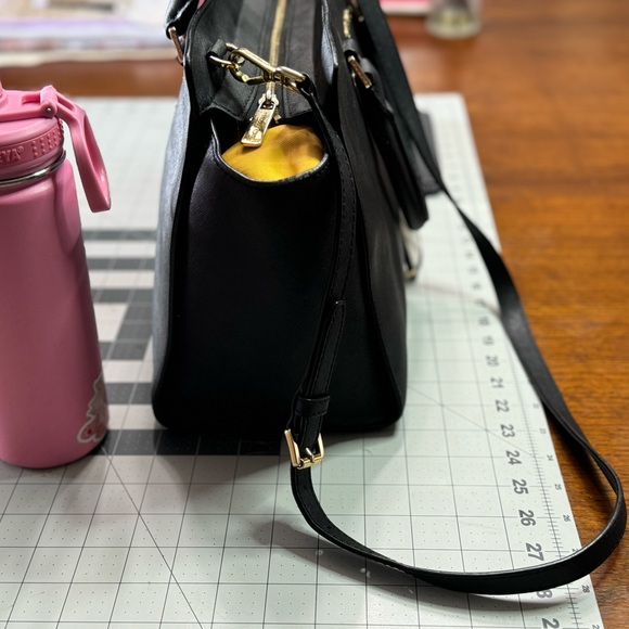 Coach purse, black, medium size - Picture 4 of 7